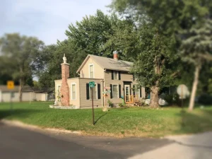714 W 12